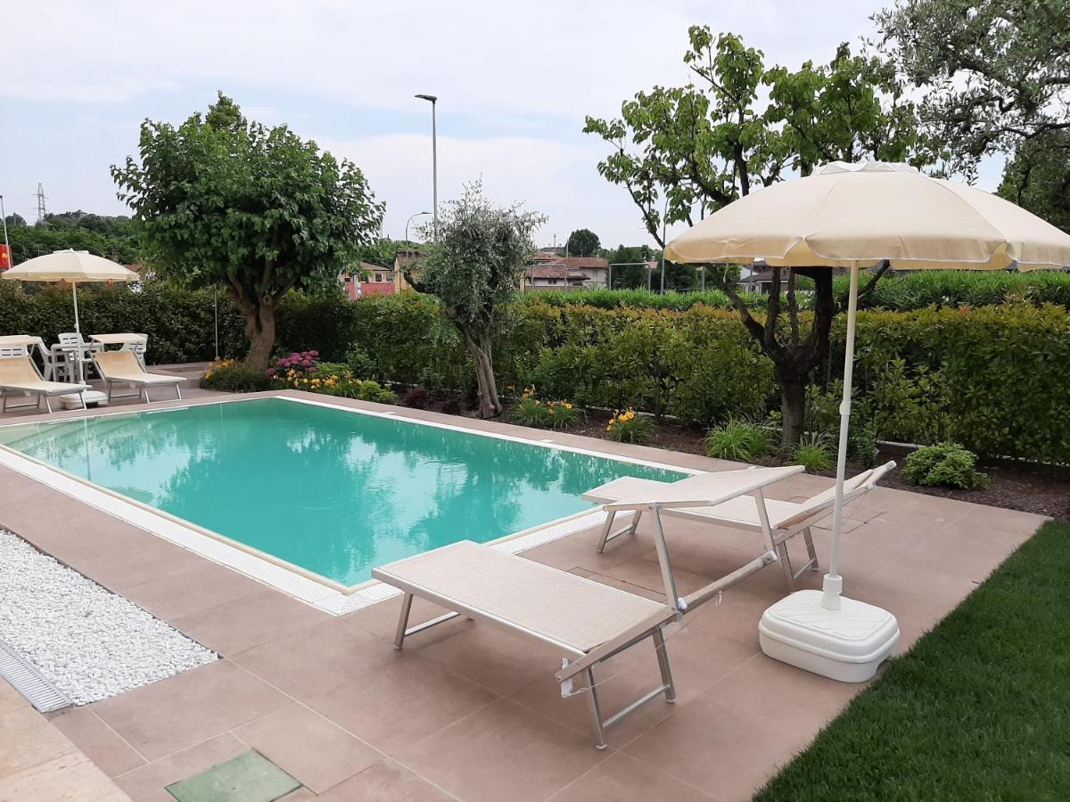 Villa Luisa Rooms And Breakfast Пескиера дел Гарда Екстериор снимка